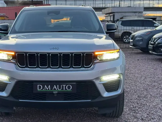 Jeep Grand Cherokee - фото 2