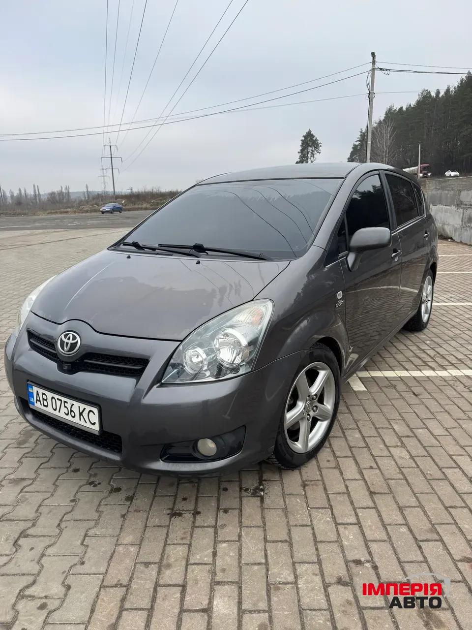 Toyota Corolla Verso - фото 1