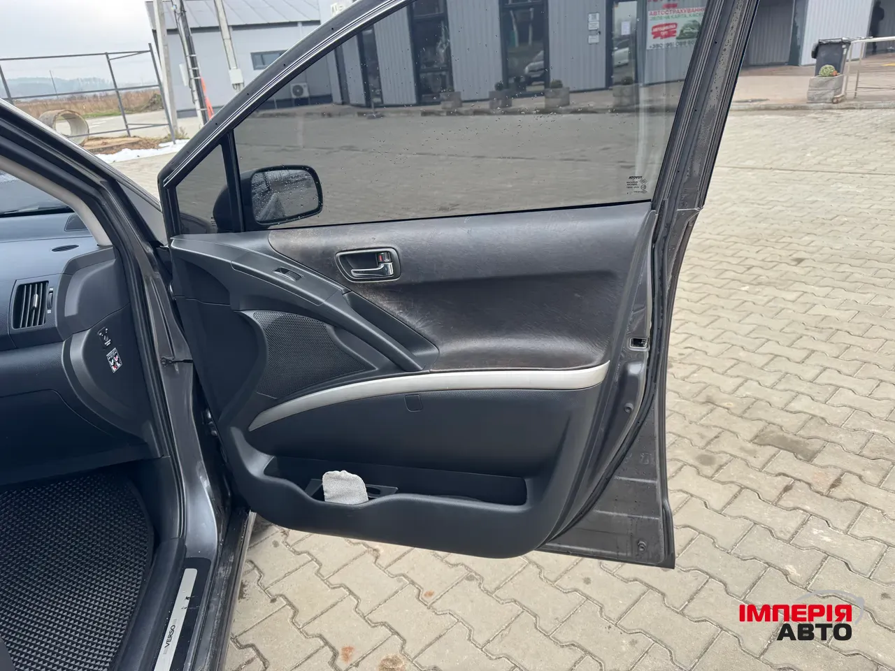 Toyota Corolla Verso - фото 12