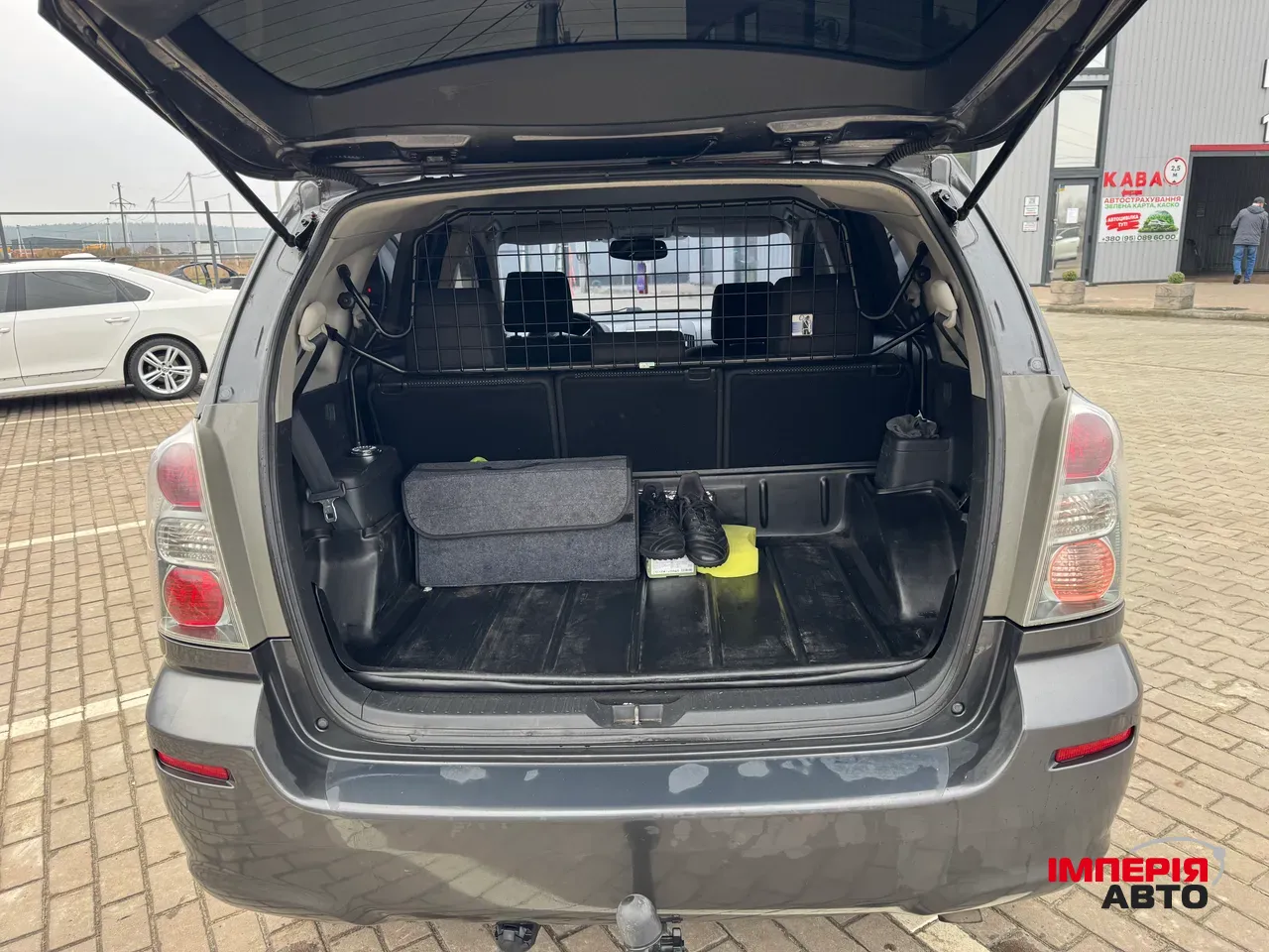 Toyota Corolla Verso - фото 15