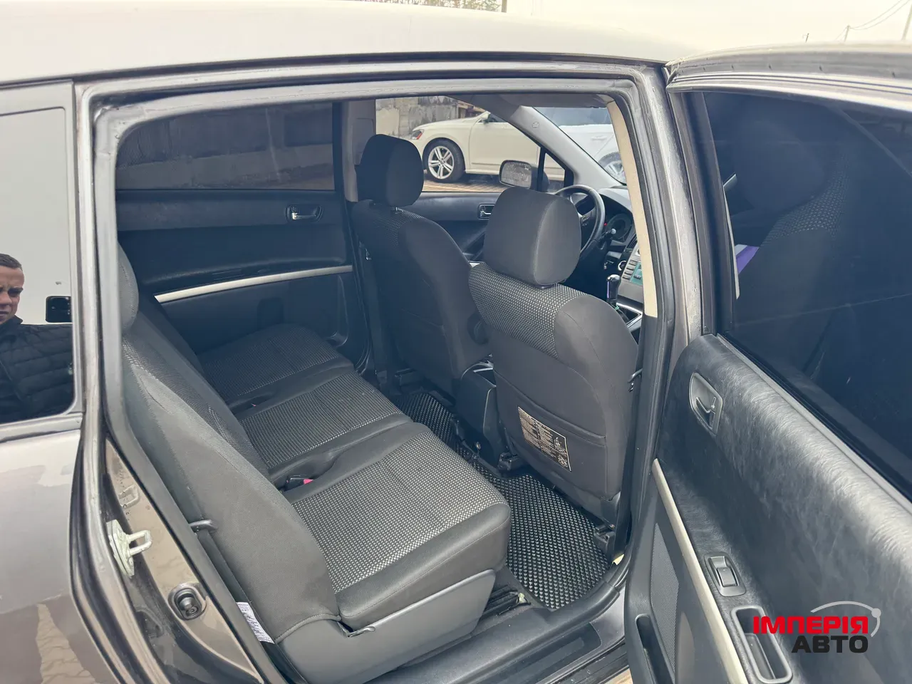 Toyota Corolla Verso - фото 22