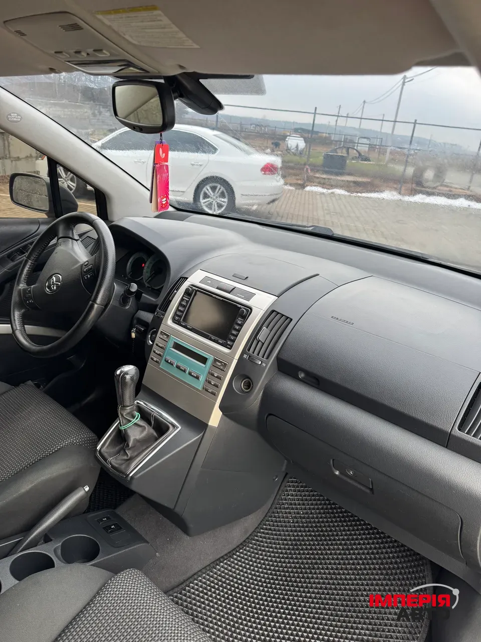 Toyota Corolla Verso - фото 13