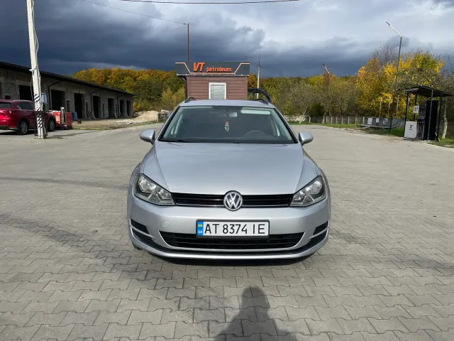 Volkswagen Golf - фото 1