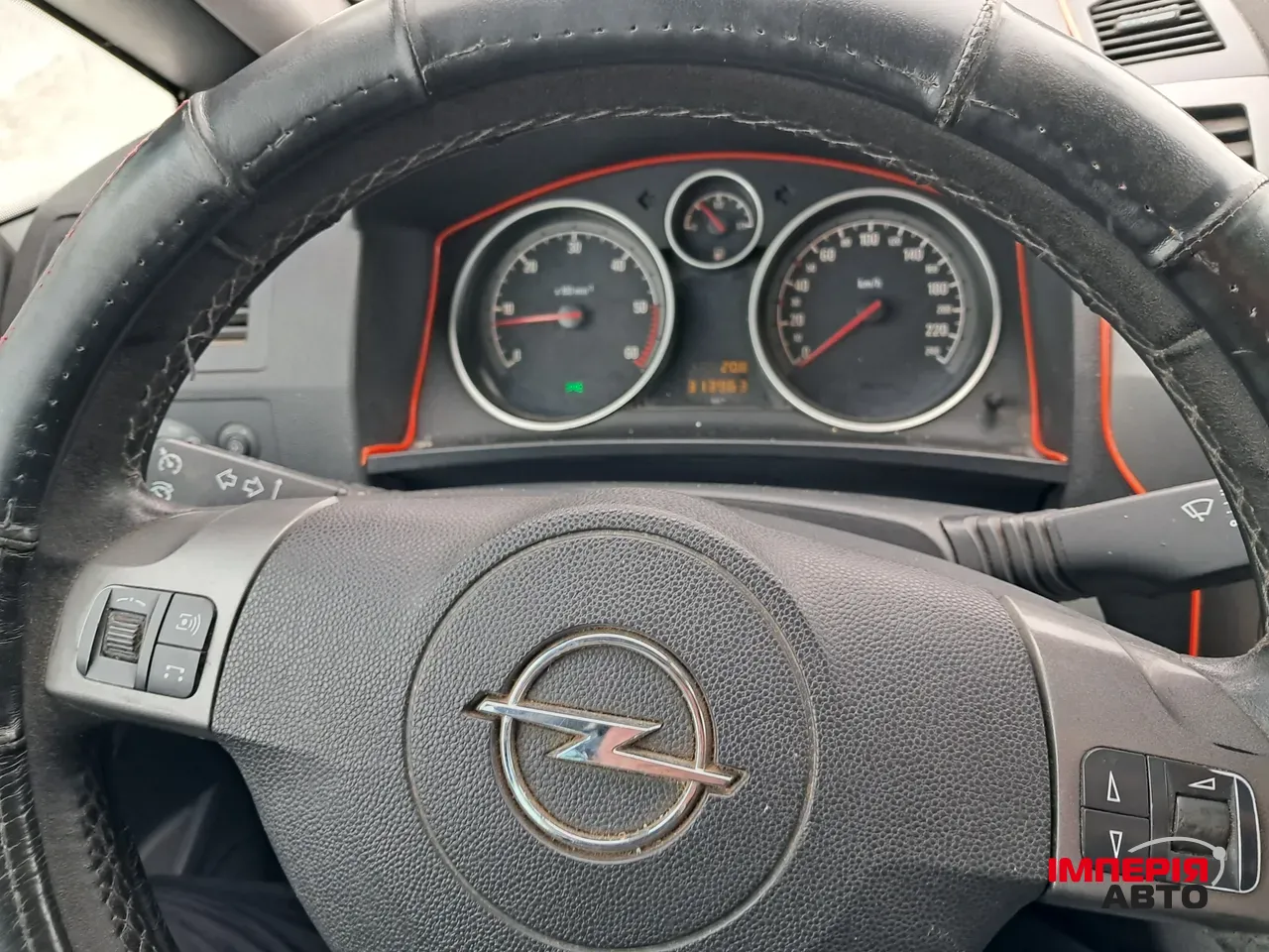 Opel Zafira - фото 12