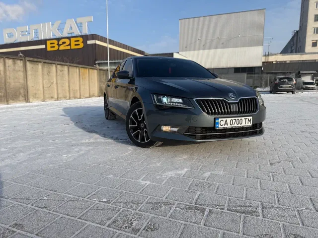 Skoda Superb - фото 1