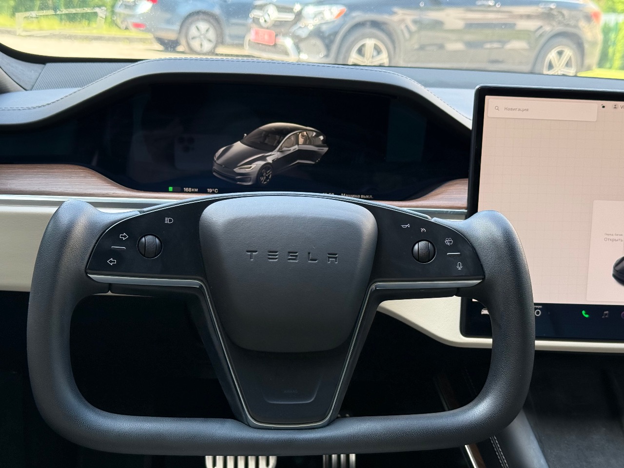 Tesla Model S - фото 12