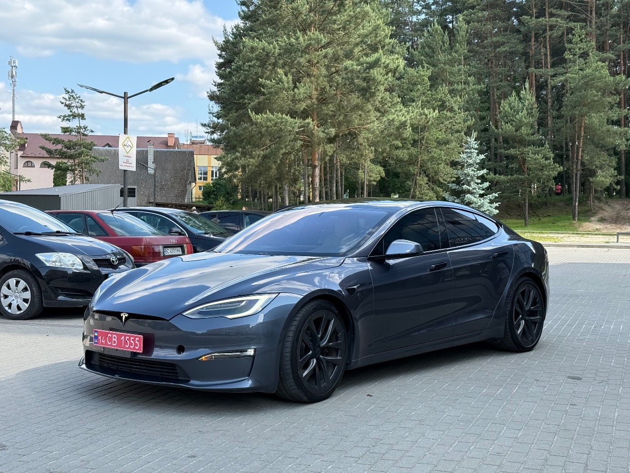 Tesla Model S - фото 6