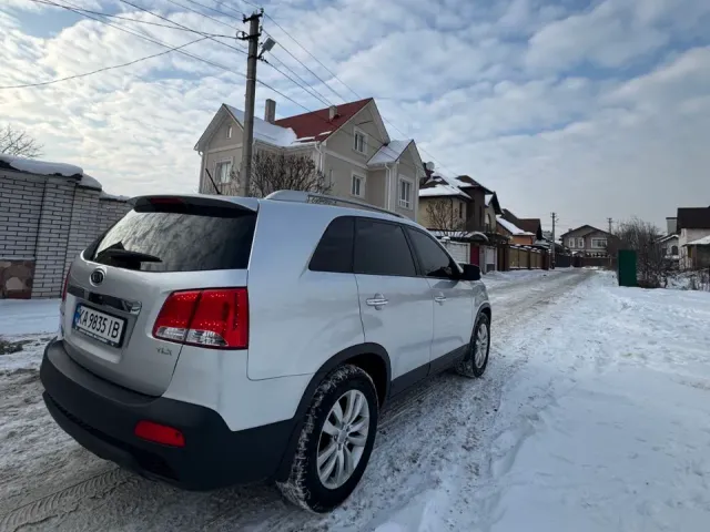 Kia Sorento - фото 5