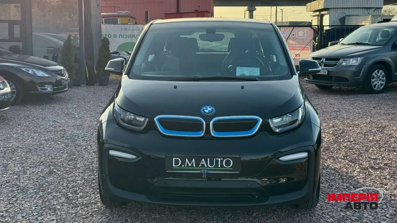 BMW i3 - фото 1