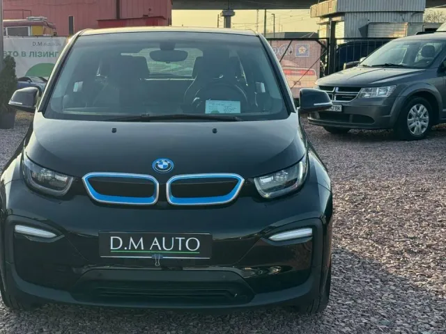 BMW i3 - фото 1