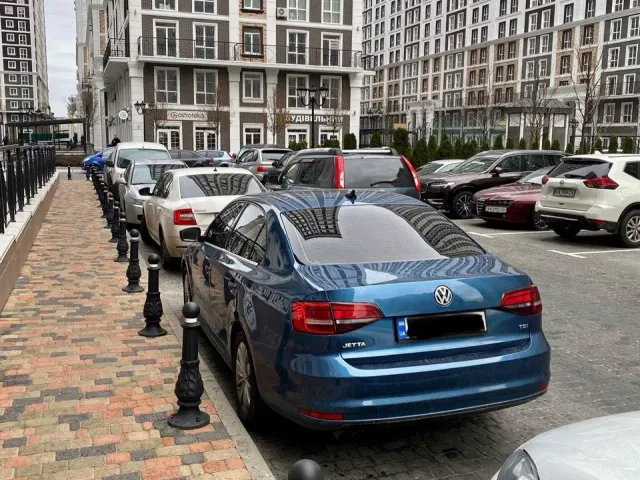 Volkswagen Jetta - фото 2