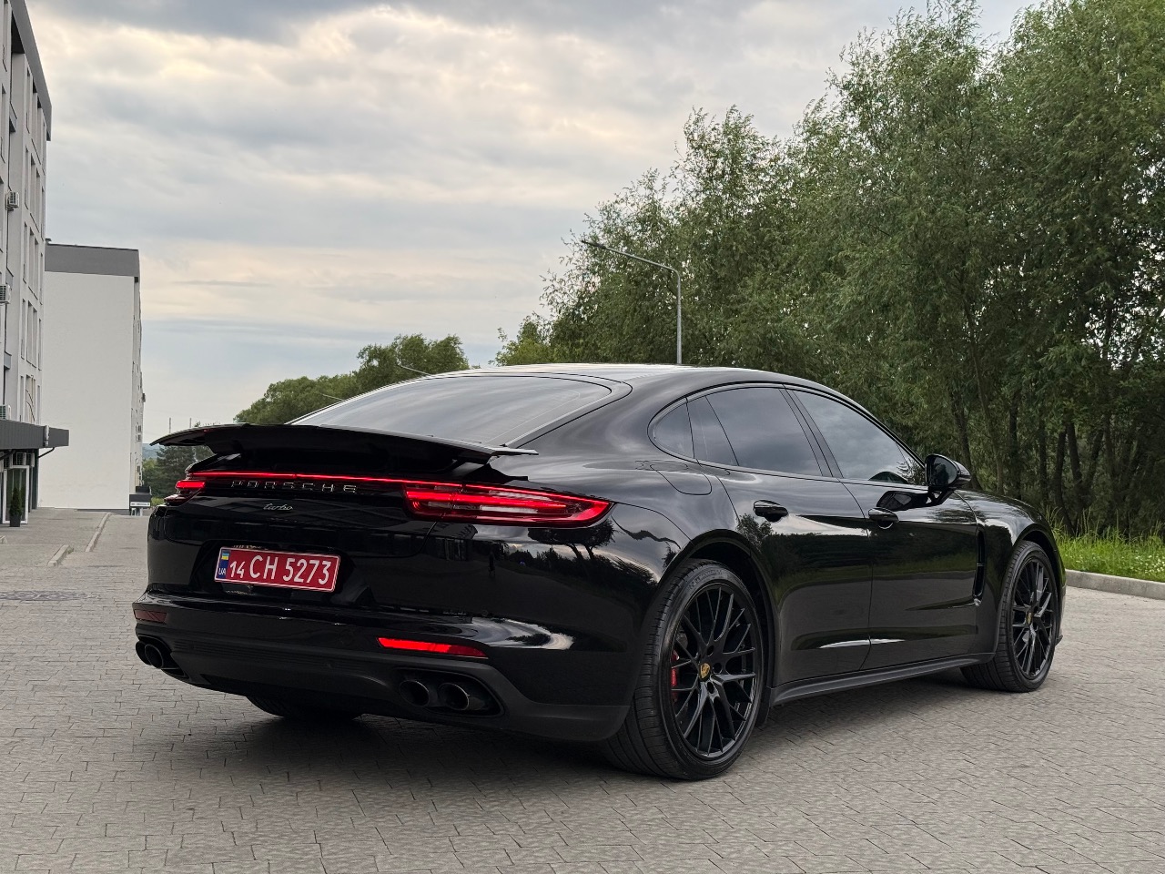 Porsche Panamera - фото 1