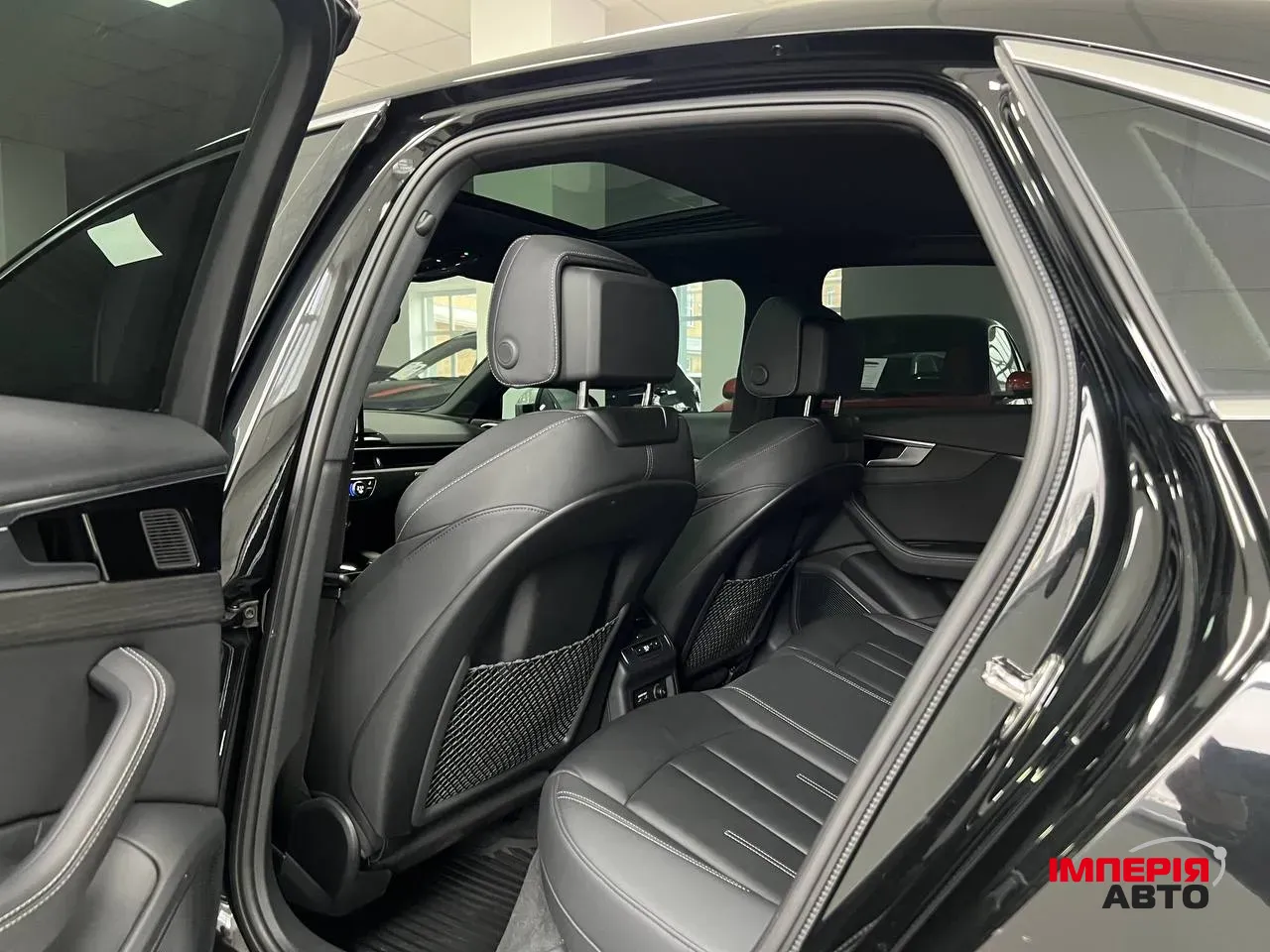 Audi A4 - фото 7