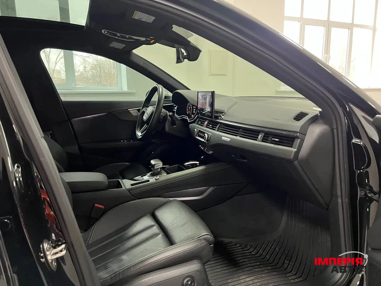 Audi A4 - фото 6