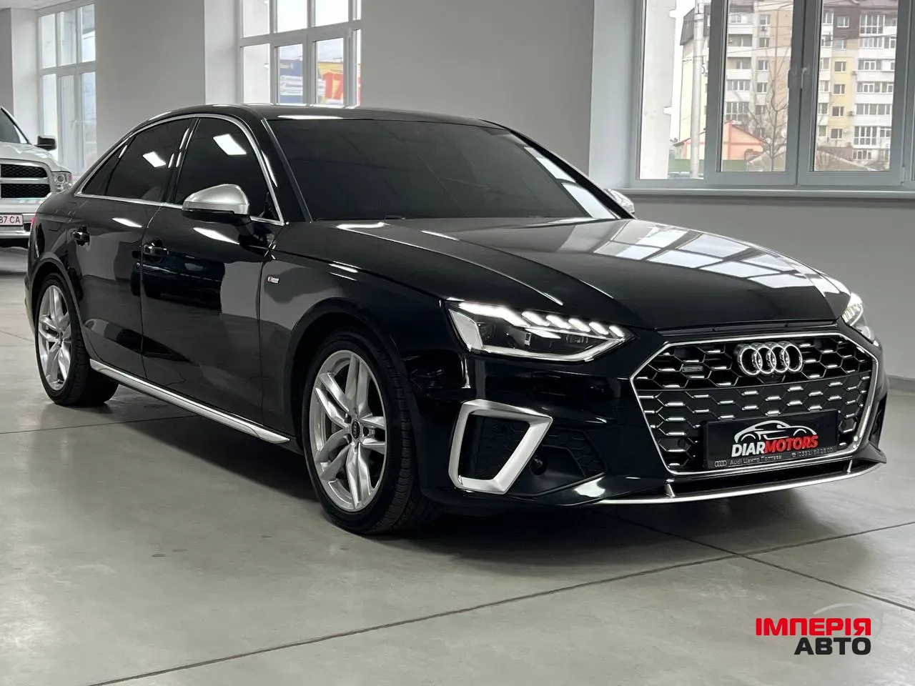 Audi A4 - фото 2