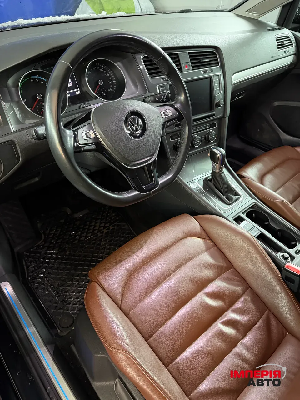 Volkswagen Golf - фото 10