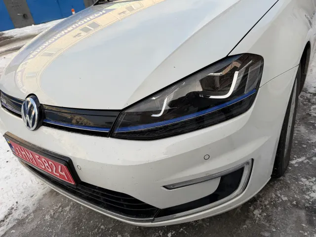 Volkswagen Golf - фото 4