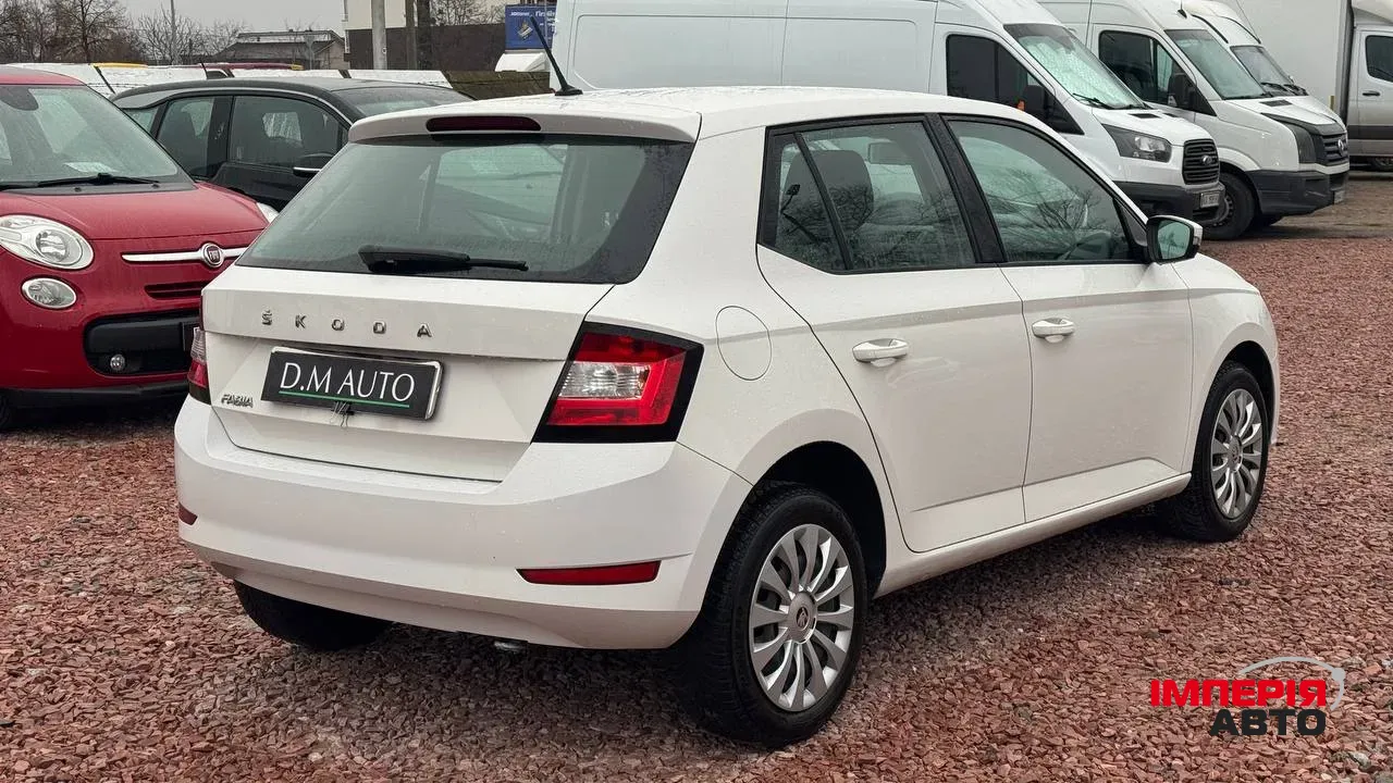 Skoda Fabia - фото 4