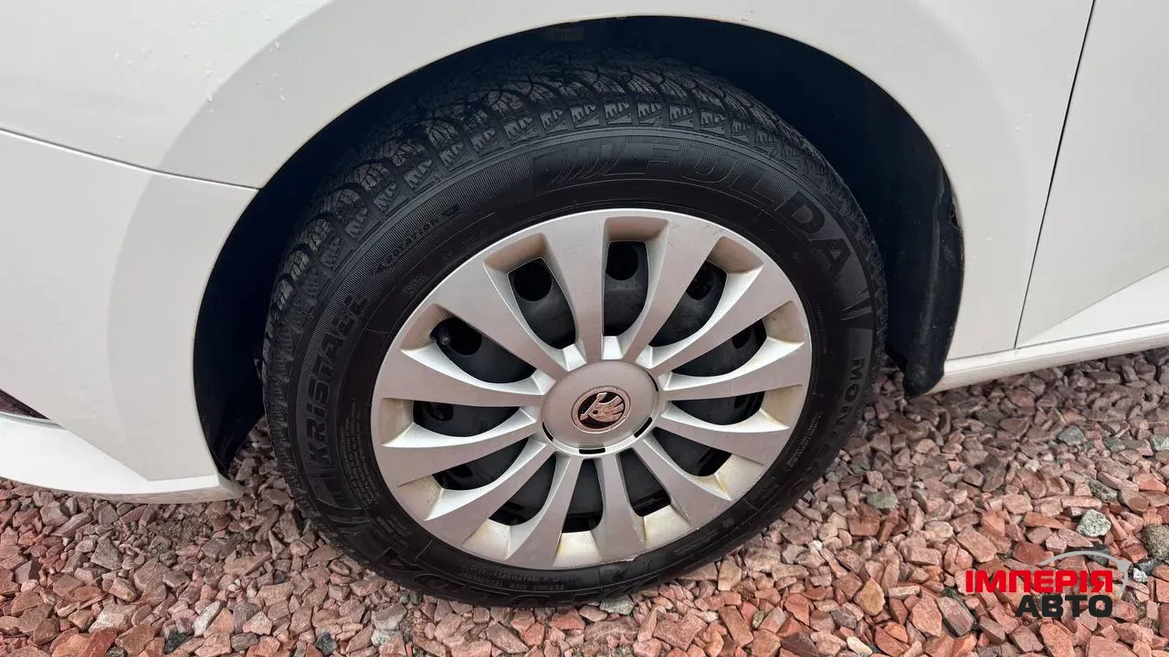 Skoda Fabia - фото 12