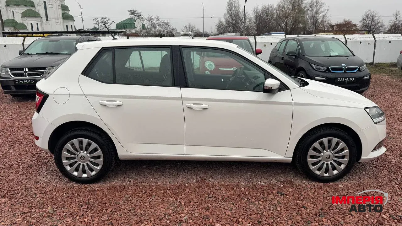 Skoda Fabia - фото 5