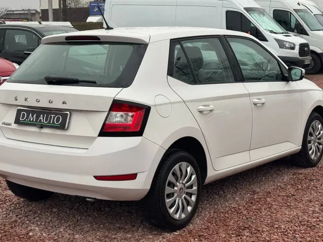 Skoda Fabia - фото 4