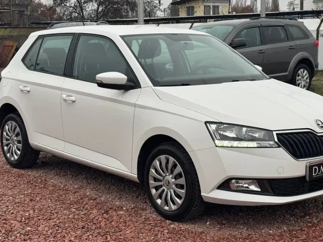Skoda Fabia - фото 3