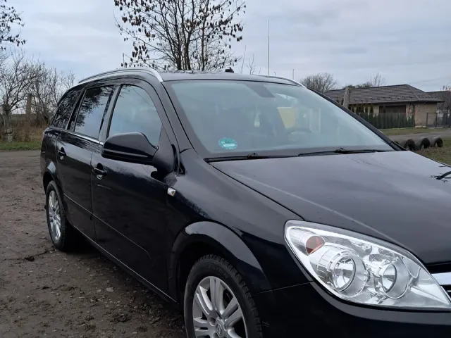 Opel Astra - фото 3