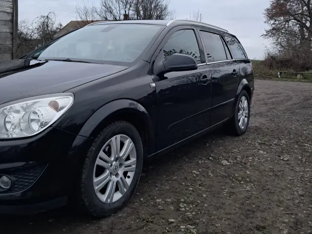 Opel Astra - фото 2
