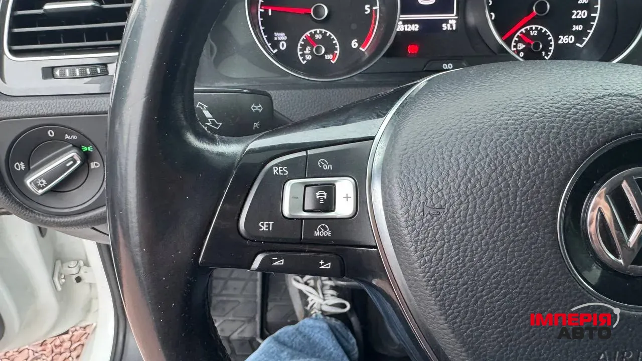 Volkswagen Golf - фото 23