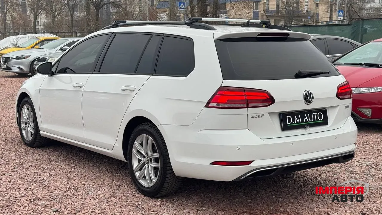 Volkswagen Golf - фото 8
