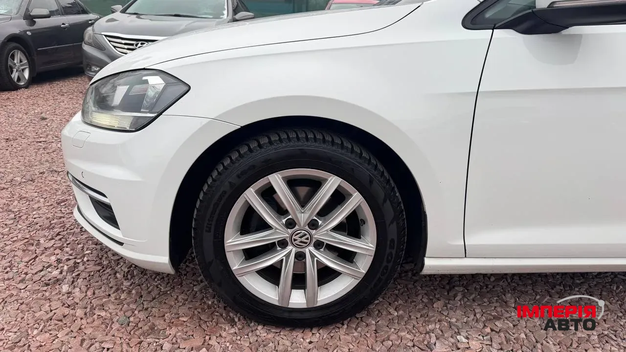 Volkswagen Golf - фото 11