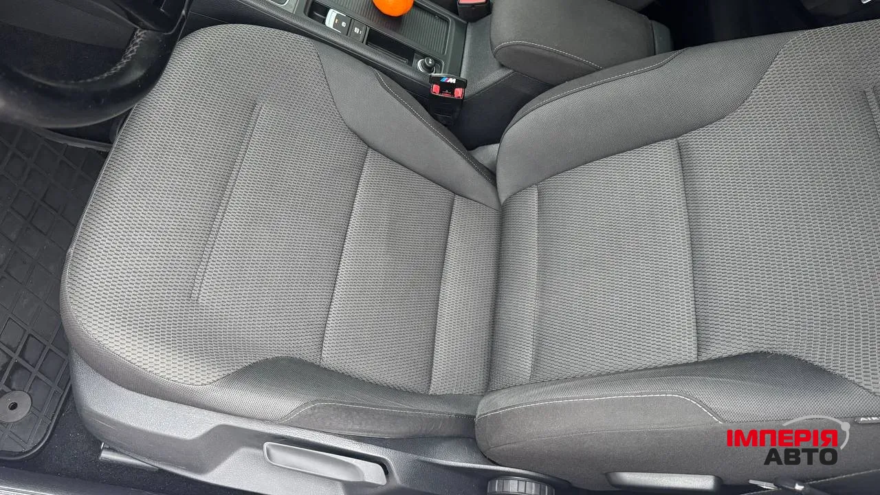 Volkswagen Golf - фото 18