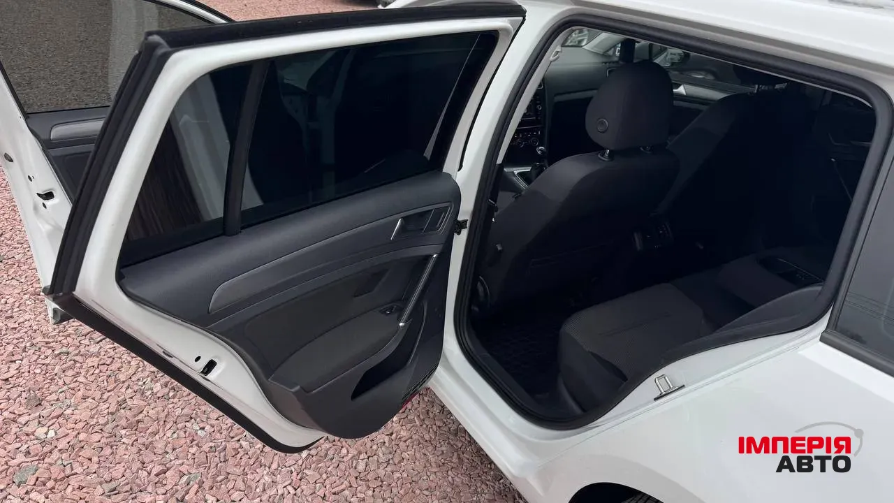 Volkswagen Golf - фото 27