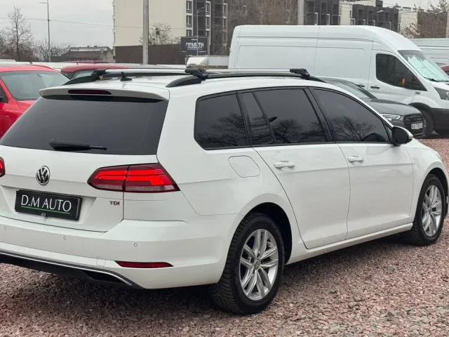 Volkswagen Golf - фото 5