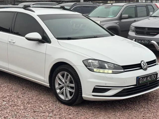 Volkswagen Golf - фото 4