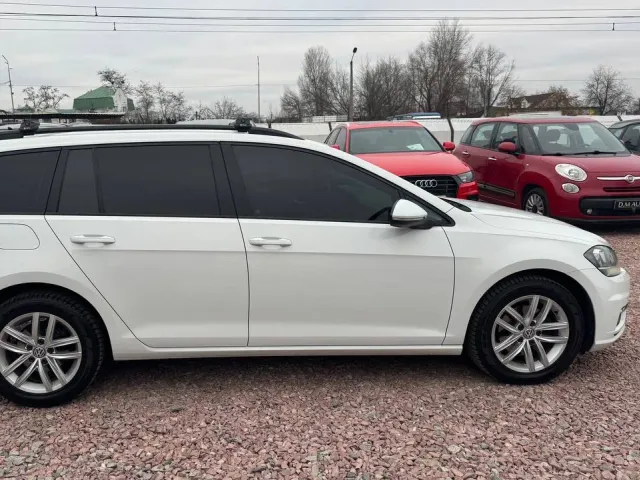 Volkswagen Golf - фото 3