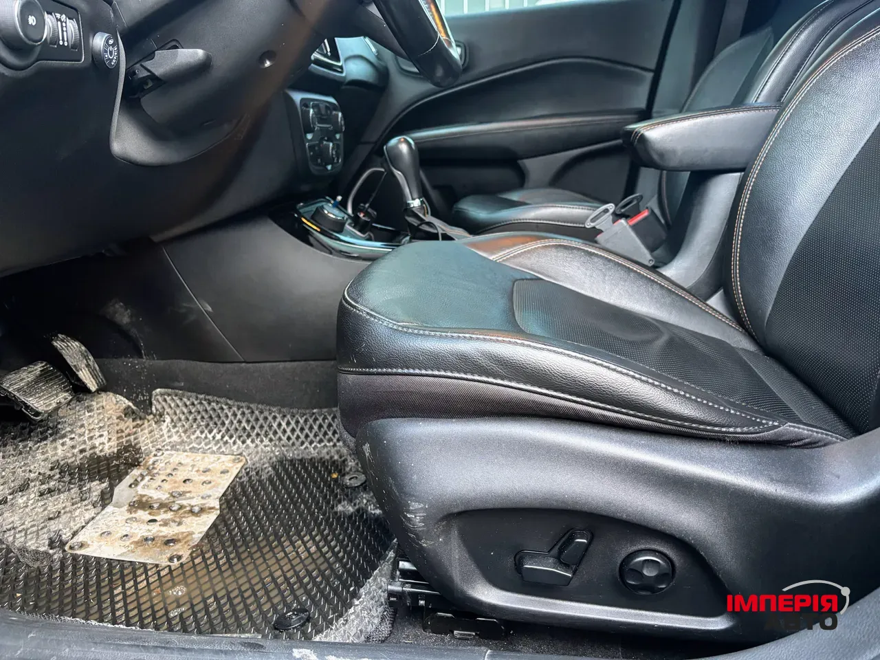 Jeep Compass - фото 16