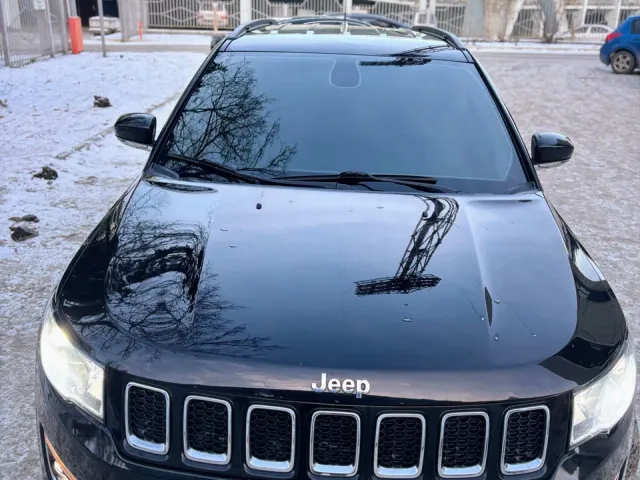 Jeep Compass - фото 1