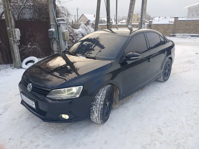 Volkswagen Jetta - фото 2