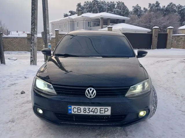 Volkswagen Jetta - фото 1