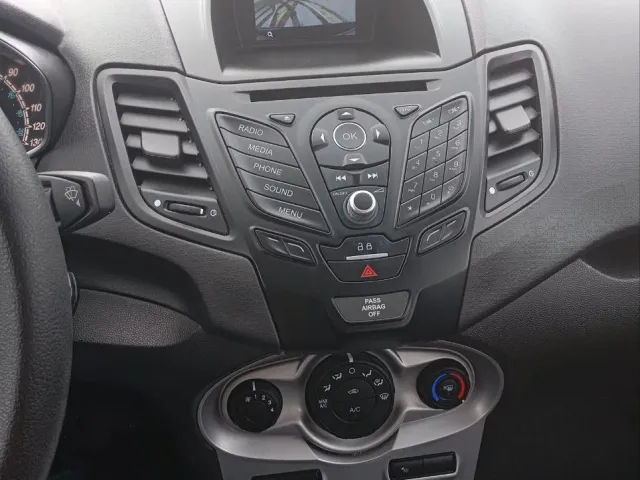 Ford Fiesta - фото 5