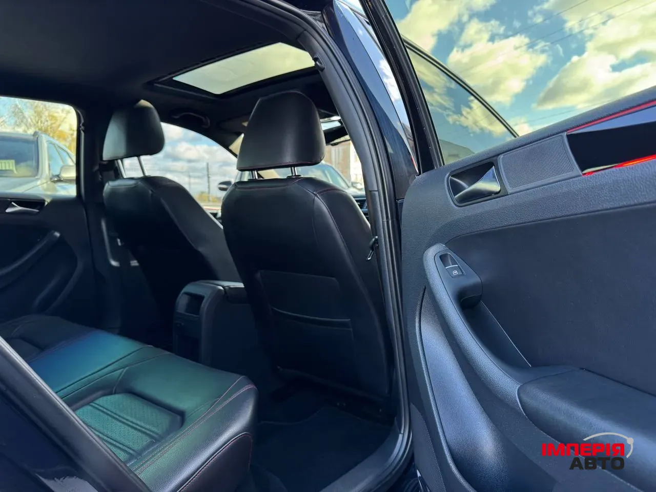 Volkswagen Jetta - фото 8