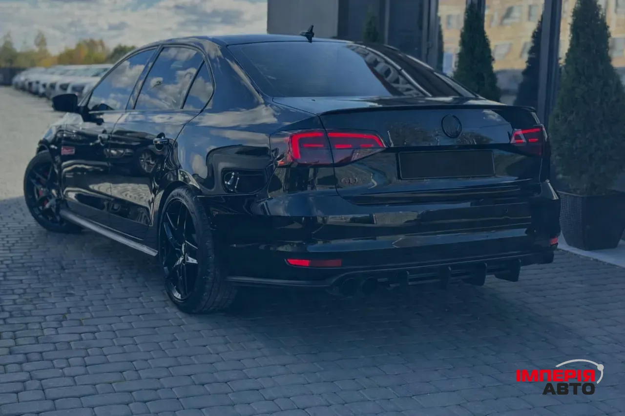 Volkswagen Jetta - фото 3