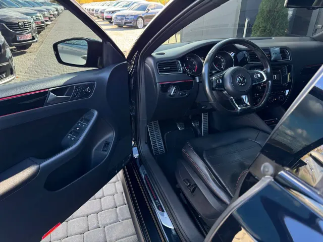 Volkswagen Jetta - фото 5