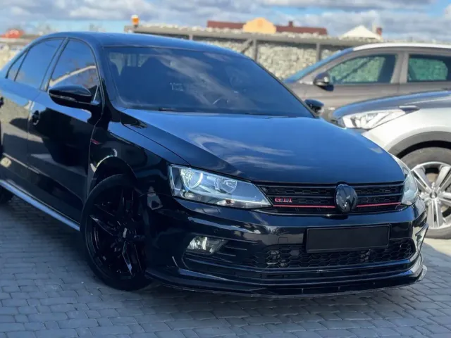 Volkswagen Jetta - фото 2