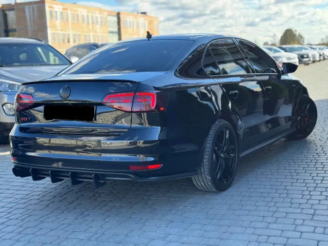 Volkswagen Jetta - фото 4