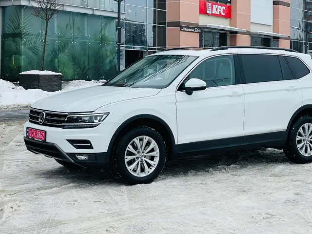 Volkswagen Tiguan - фото 4