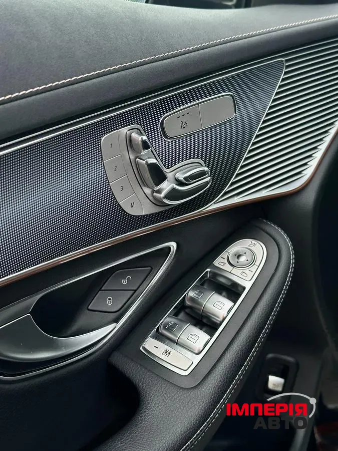 Mercedes-Benz EQC - фото 8