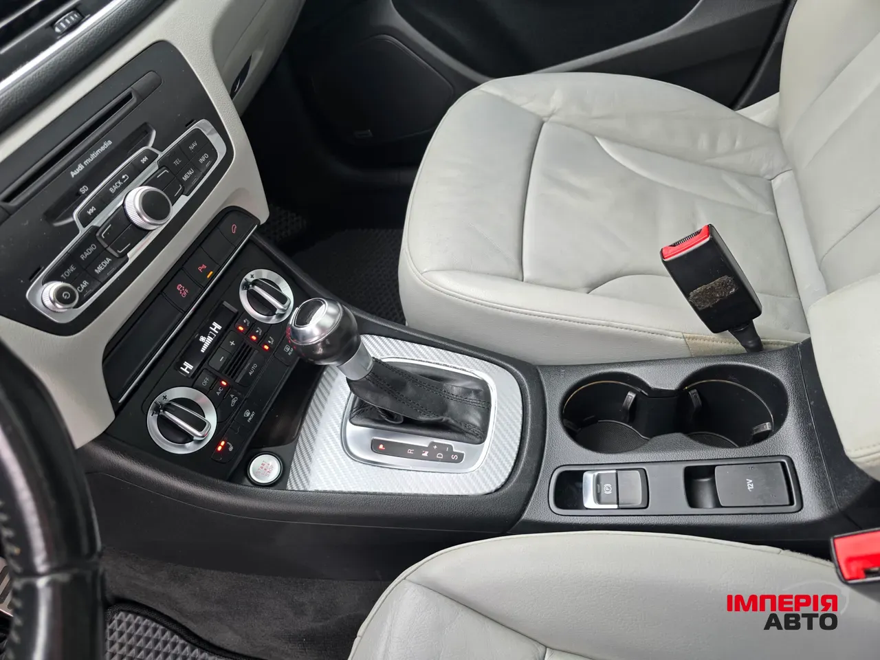 Audi Q3 - фото 17