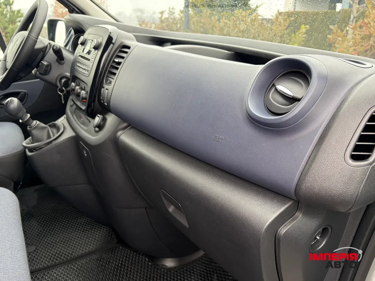 Opel Vivaro - фото 40